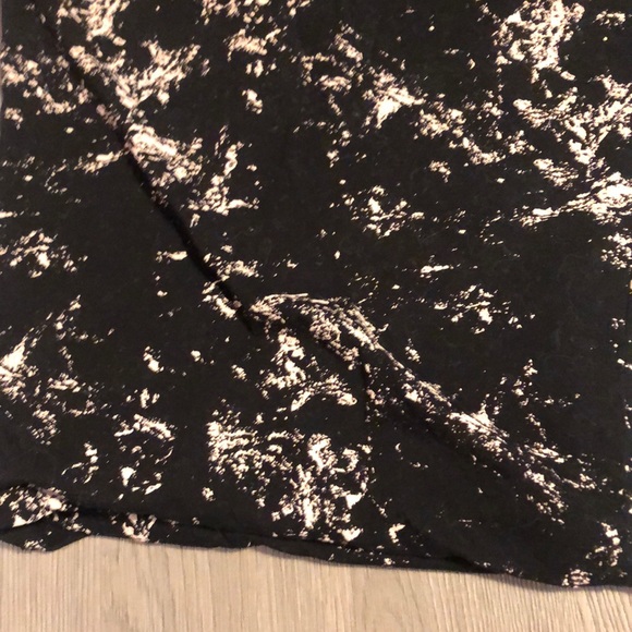 Midi skirt with a marble print. - Picture 4 of 4